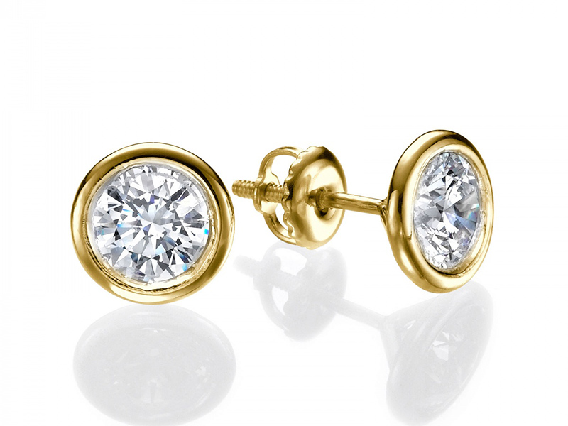gold diamond stud earrings