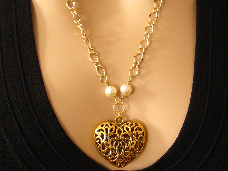 gold heart necklaces
